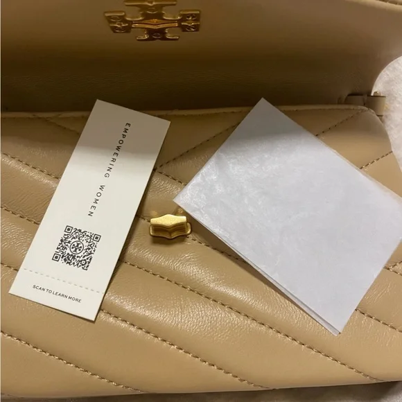 Tory Burch Beige Quilted Wristlet - Picture 6 of 10